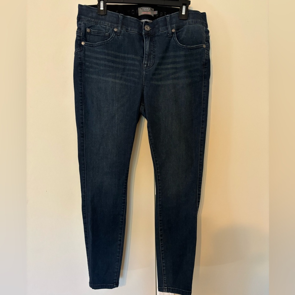 Torrid Jeans Bombshell Skinny Feel the Fit Premium Stretch Denim 14 Slim…